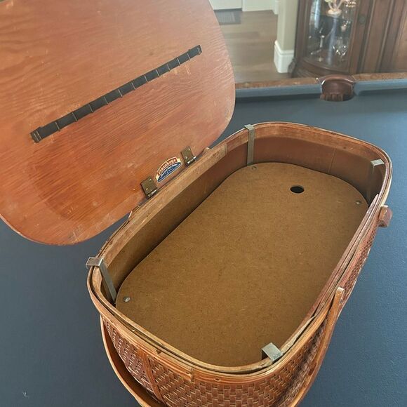 Vintage Wicker Picnic Basket - Picture 7 of 8